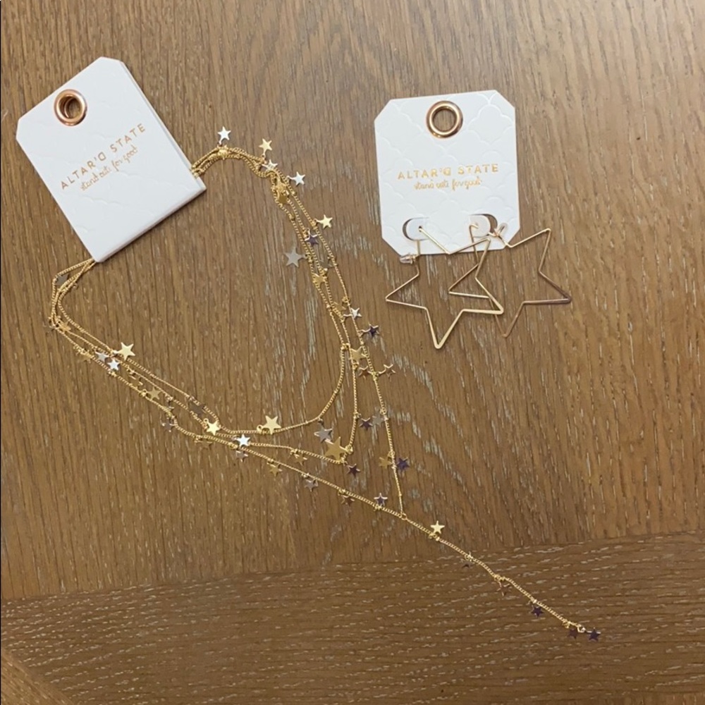 Star layered necklace and earring set